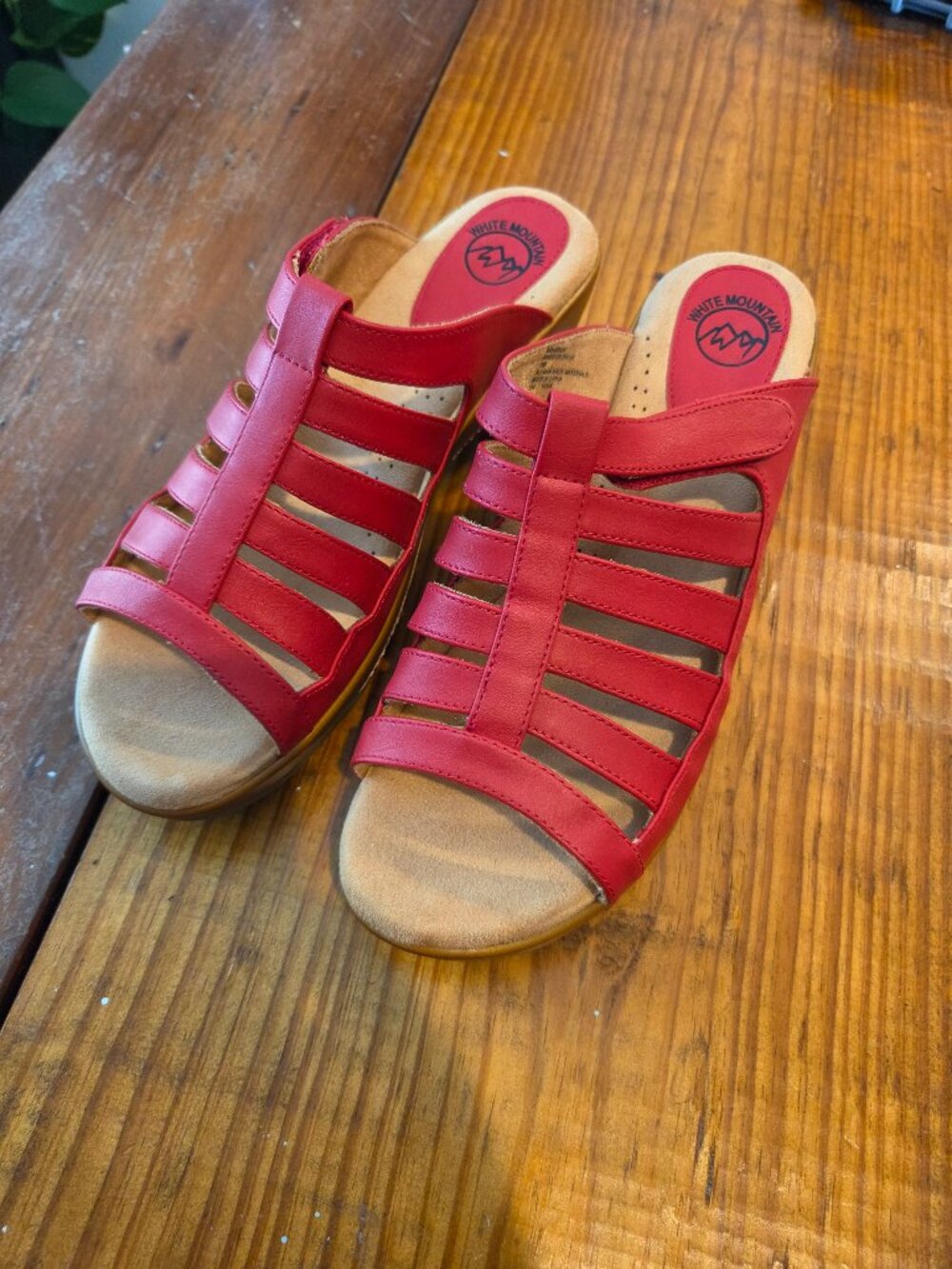 WHITE MOUNTAIN Women's Valencia Strappy Clog Sandal red Size 10 m